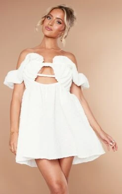 Petite White Floral Textured Mini Dress -Goremje Style 2eddef6707646a2adc87df9bea8d2bb294002b19 cnd7148 3